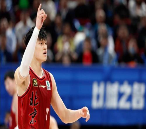 曾凡博和NBA篮网队签约，新赛季NBA将会出现中国德比
