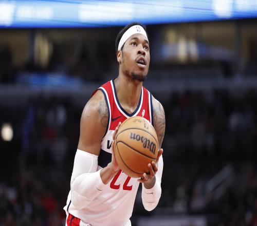 欧媒：霍姆斯仍在寻求NBA的保障合同若失败将加盟帕纳辛纳科斯