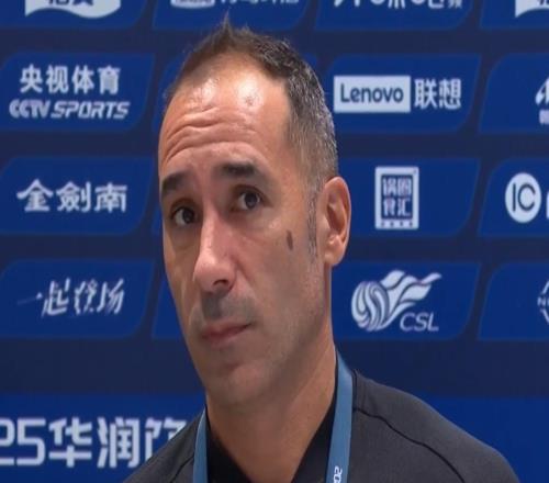新鹏城主帅：今晚对球迷和球员来说都很困难，要避免类似丢球