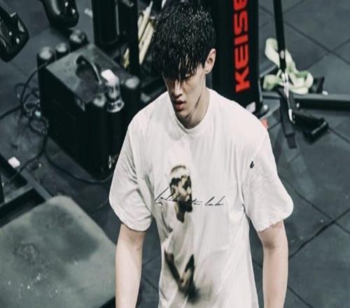 签篮网后，曾凡博晒训练照！体型精壮很多，后续会赴美试训！