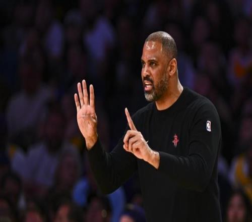 三分45.5%！场均14+2射手失业，他想留在NBA，但火箭锋线富到流油