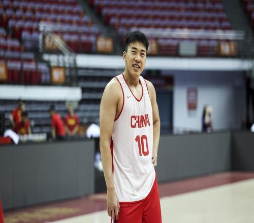 王俊杰是首个没打CBA进入国家队球员张兆旭：我第1个艾伦第2个