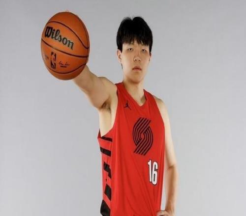 媒体人：杨瀚森8月9日再次出发，继续自己的NBA新秀赛季备战征程