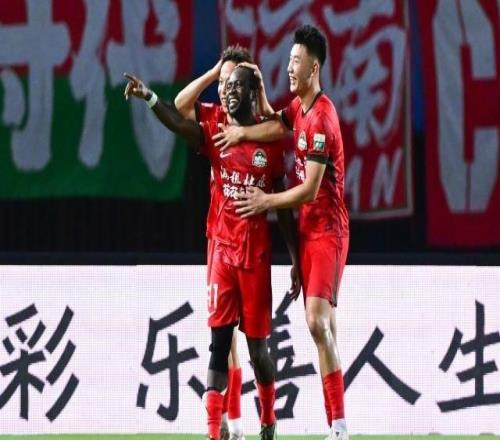 【中超】阿奇姆彭2球韦斯利再破门河南4比1新鹏城