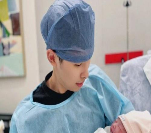 可喜可贺！福建男篮球员邹阳更新社媒：我们生了一个漂亮的女儿