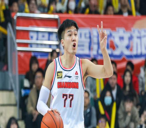 挖广东男篮墙脚！曝防守悍将黄荣奇加盟北京比徐昕先离队
