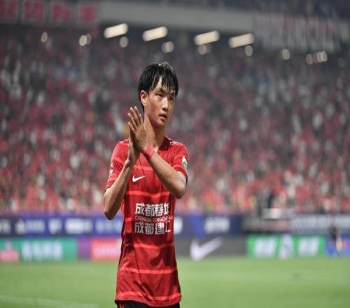 媒体人赞蓉城：明年中超亚冠名额1+1+1，国足低谷期俱乐部要努力