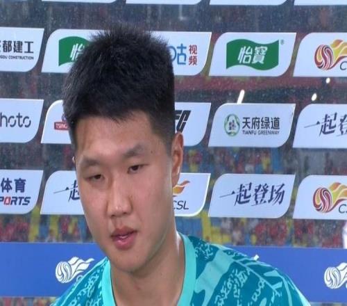 蹇韬：我们距离前面球队就12分差距，这场没有拿到3分特别遗憾