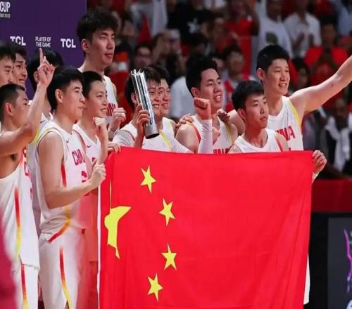 亚洲杯丟冠仅1天，中国男篮阵容或洗牌，2人低迷，1人已直接离队