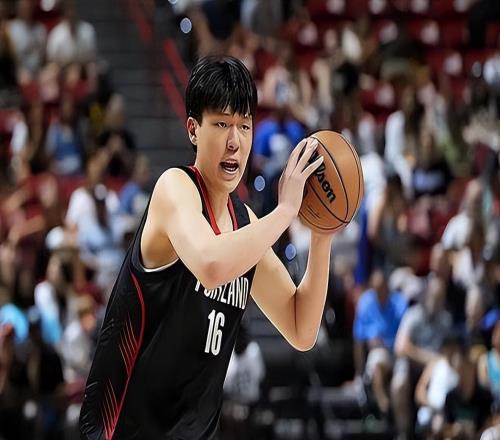 ESPN分析师：杨瀚森的内线脚步很不错，这样打法的球员已经不多了