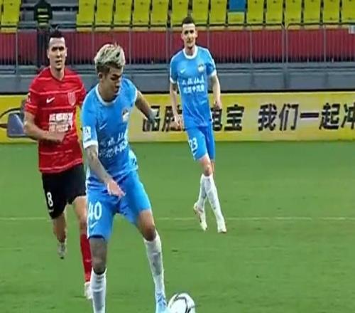 双冠梦碎！成都4天遭2次重创，主场神奇不再，夏窗0引援伤害太大