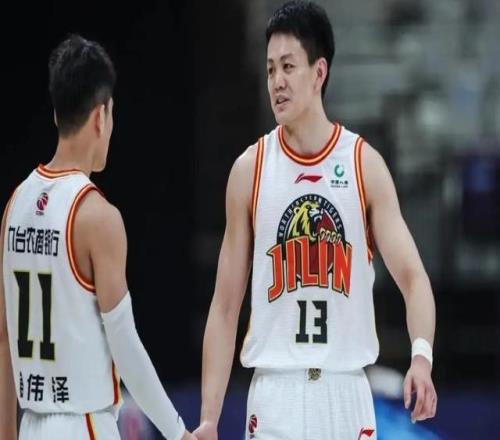 正式确定！姜宇星加盟辽宁男篮，携手张镇麟，全力冲击总冠军