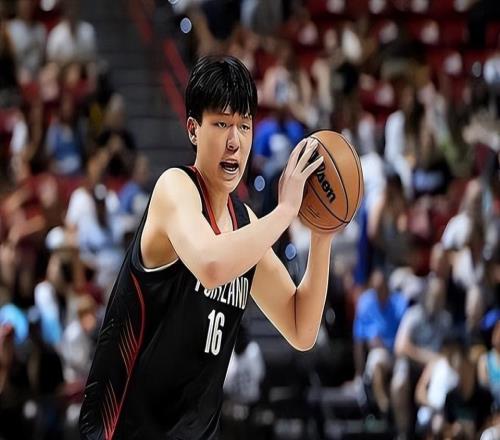 ESPN分析师：杨瀚森的组织能力是顶级水平，他能够在场上进行指挥