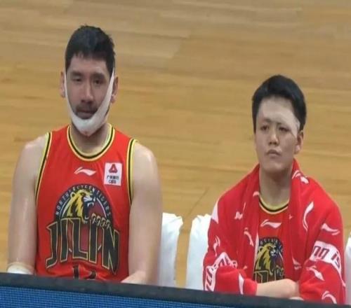这个CBA世界级名场面的两位主角都来过辽宁男篮了