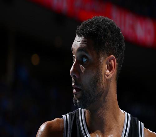 格里芬谈欢迎来到NBA时刻：首次和邓肯交手热身时我看着他打板