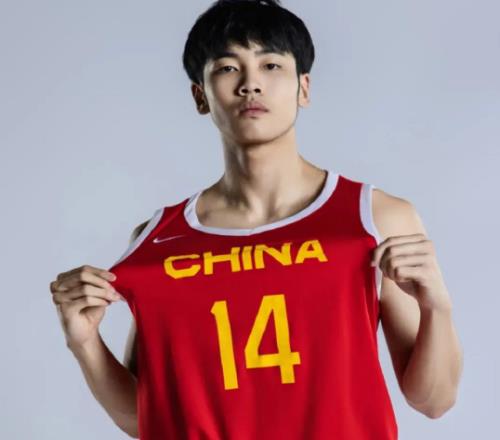 暂不打CBA！美国威力塔斯官宣张博源加盟国青核心未来冲NBA