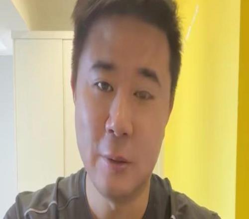 董方卓：阿莫林过度宽容B费，多古都能踢主力曼联复兴太难了
