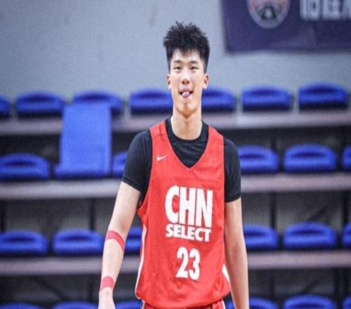 正式确定！CBA锋线新星完成转会，携手赵继伟，杨鸣慧眼识珠