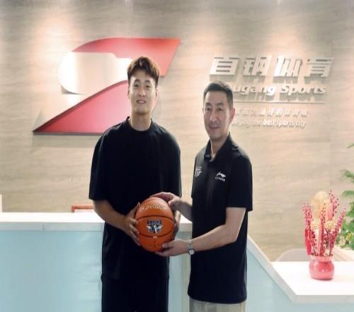 张云松：引进赵睿我们做了很多工作，交易完全符合CBA规则