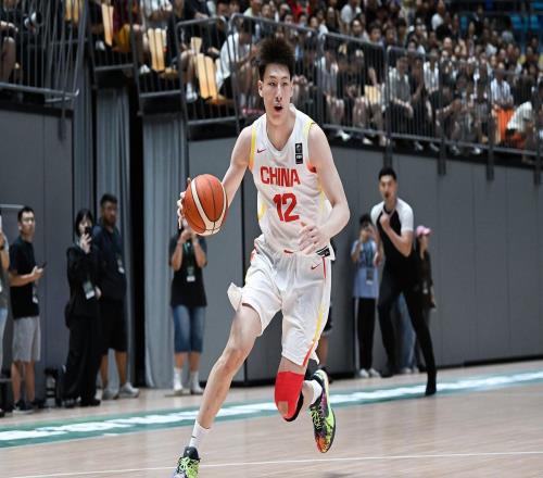 媒体人：郇斯楠年底择校很可能是第一位NCAAhighmajor中国球员
