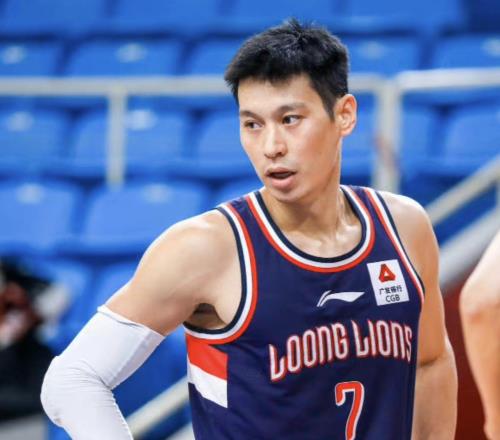 巨星试金石：详解林书豪生涯与NBA超级巨星的经典对决