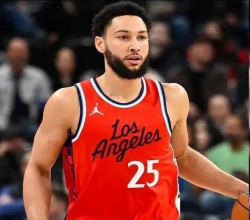 美媒曝西蒙斯正考虑退出NBA！没有任何球队offer已陷入自我质疑