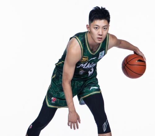 已经离队！广东旧将遭同曦放弃，上赛季场均5分2板或就此告别CBA