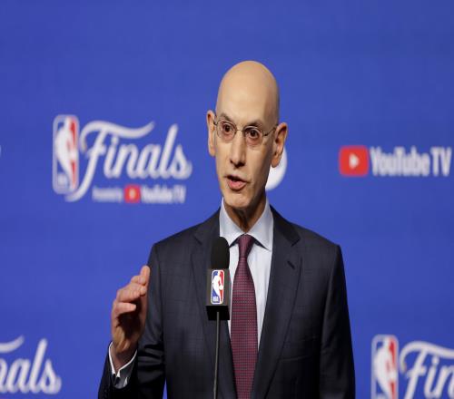 萧华回应看集锦言论：NBA有时差问题，不是人人都能看直播