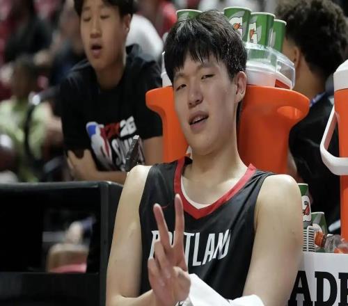 杨瀚森NBA首发遇难题，队记曝组双塔不现实，球迷担心增重变番薯