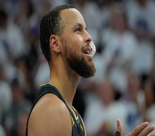 牛，库里最近在ESPN的一项民意调查中被评为现役最佳美国球员