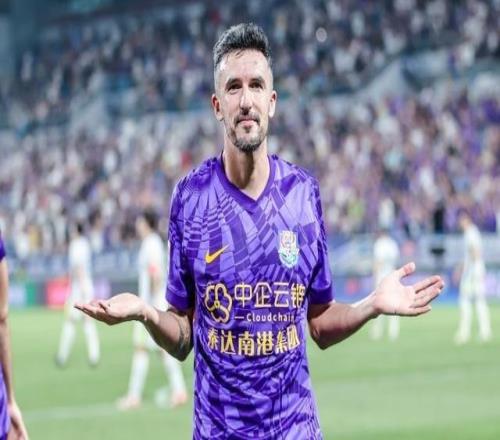 足球报：阿奇姆彭有望成为中超“头球王”，基莱斯将夺得左脚金靴