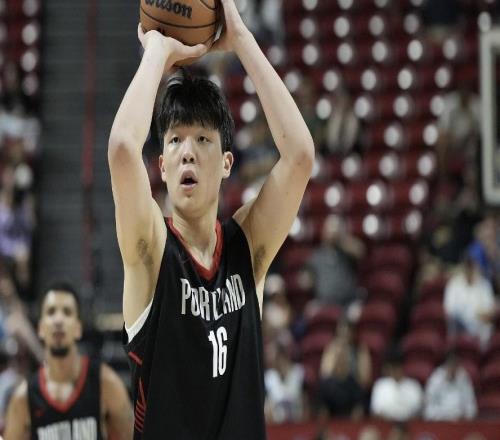 杨瀚森3个月狂增16斤！副作用不会投篮了，训练9中3，自己都摇头