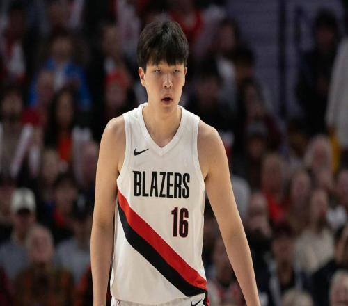 不输杨瀚森+碾压周琦！CBA“新中锋”正式崛起，男篮迎来内线底牌