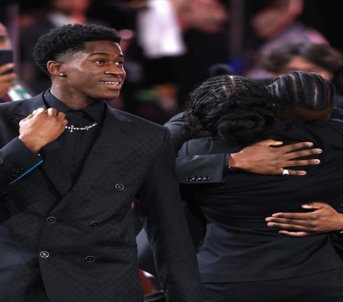 从小岛到打进NBA，靠着发电机生活，他比状元弗拉格更强！