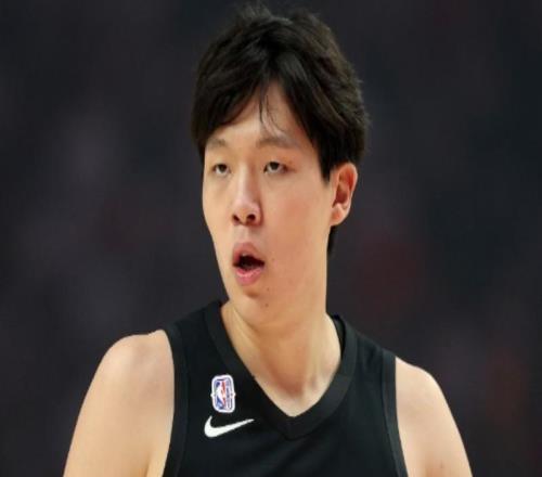 开拓者队记：球队正让杨瀚森积累经验同时保护其自信