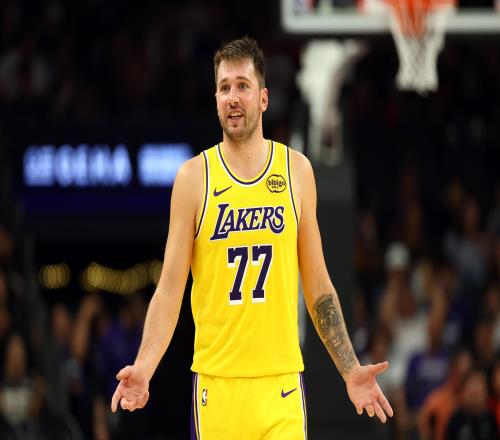 名记：东契奇以及斯玛特将出战湖人与灰熊的NBA杯比赛