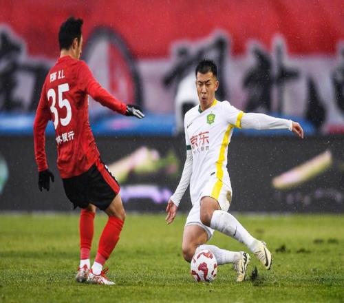 亚泰租彭长老爱妃周爆打水漂了！体坛：或续约苏圣陈洋千古奇冤