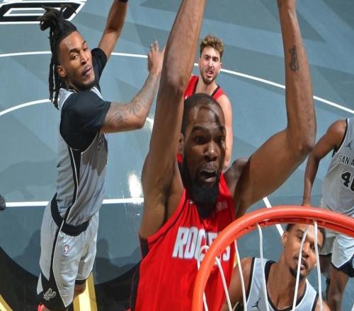 121110！文班22分8篮板，杜兰特24分难救主，马刺终结火箭5连胜