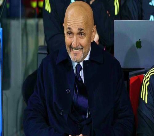 意甲三分制时代，斯帕莱蒂是第二位率队参加过三大德比的主帅