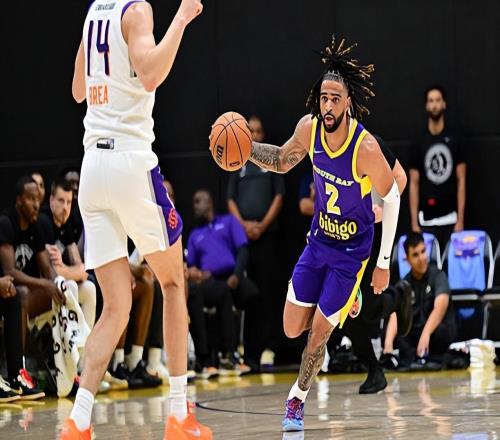 NBA发展联盟首秀就打出现象级表现，湖人其实不应该将他裁掉