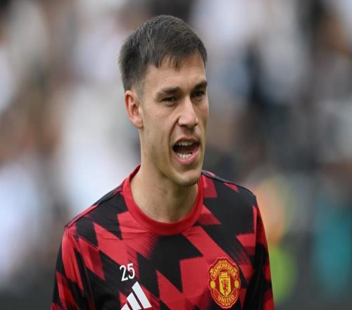 记者：阿莫林仍认为乌加特非常适合他的体系，两人之间没问题