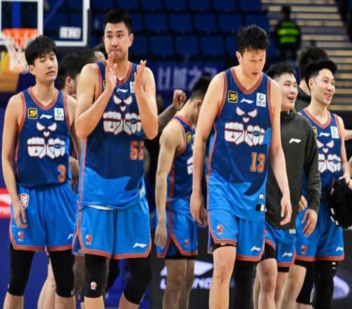 四川男篮准入困难，广东男篮两外援通过体检，北京欲再签大外援！