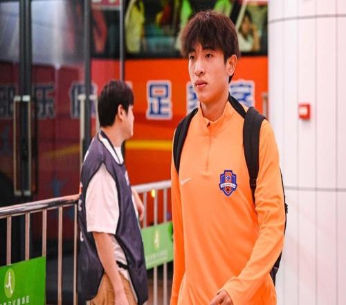 官宣！17岁中超新星留洋，比王钰栋起点高，明夏18岁直接登陆法甲