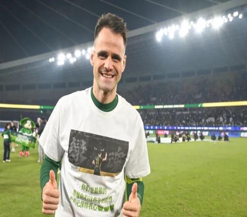 弗兰克：还想在中超继续战斗！