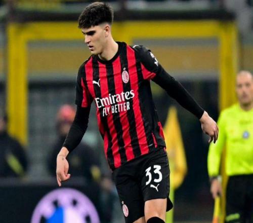 左后卫后继有人！米兰19岁新星全场疯跑+伟意左式铲球+高球商防守