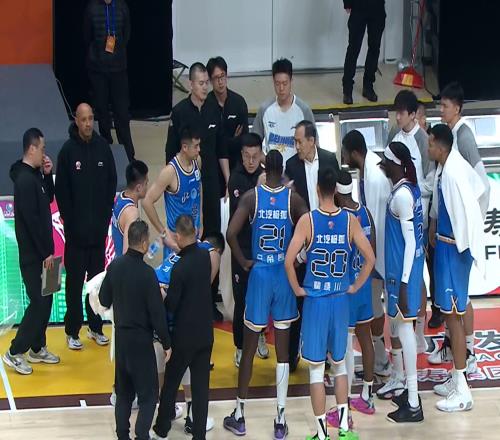 2分，2分！CBA顶薪球员表现一塌糊涂，球迷：首钢被他坑惨了