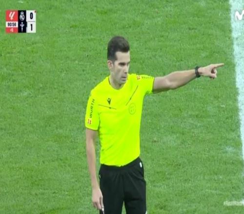 新卡牌大师皇马本场主裁金特罗本赛季9场西甲出示8红42黄