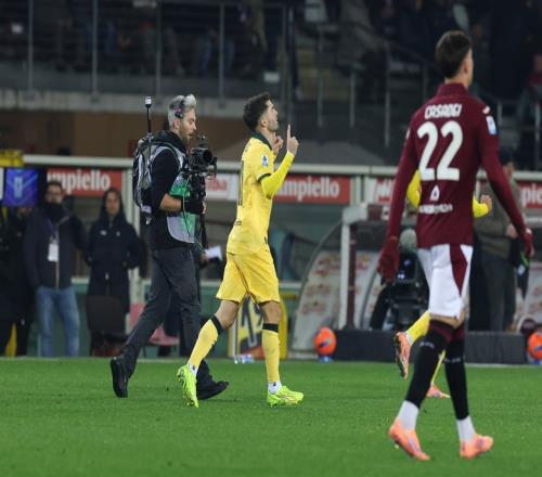 意甲最新积分战报：前2积分相同，米兰奇迹逆袭，热那亚绝杀