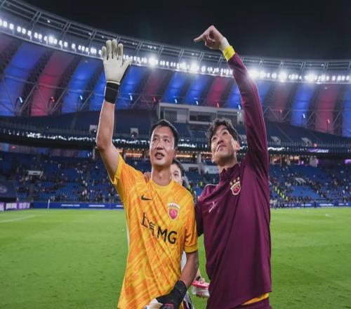 48射11扑0封！二门陈威一战封神，却照出中超冠军最狼狈底色