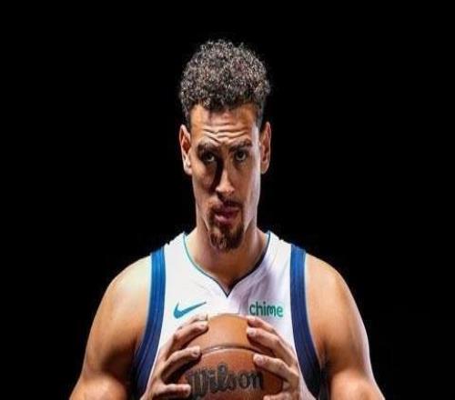 队魂再见，美媒：效力独行侠11.5个赛季的鲍威尔本赛季后退役